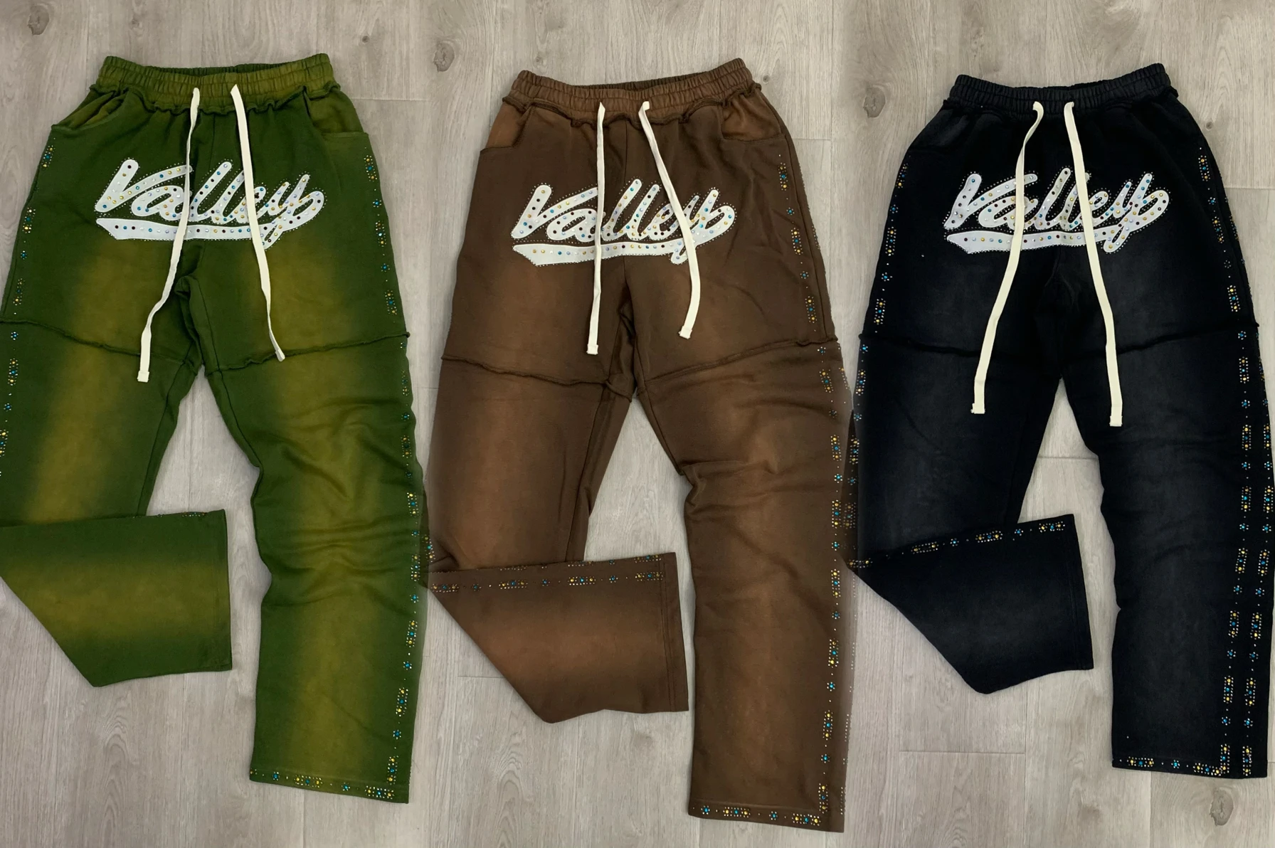 

V Forever Skittles Sweatpants Rhinestone Waed Cotton Casual Straight Leg Pants Youth Cleanfit Elastic Waist Loose Fit