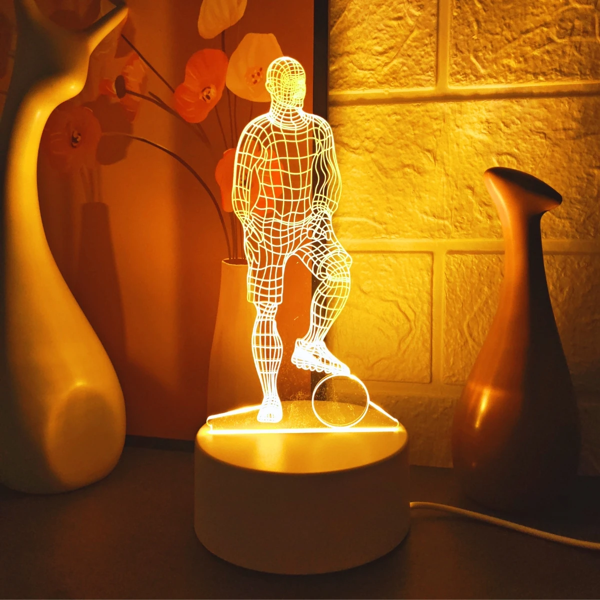 

LED football player illusion night light, indoor desk lamp with LED light source, is an ideal gift for sports fans and friends