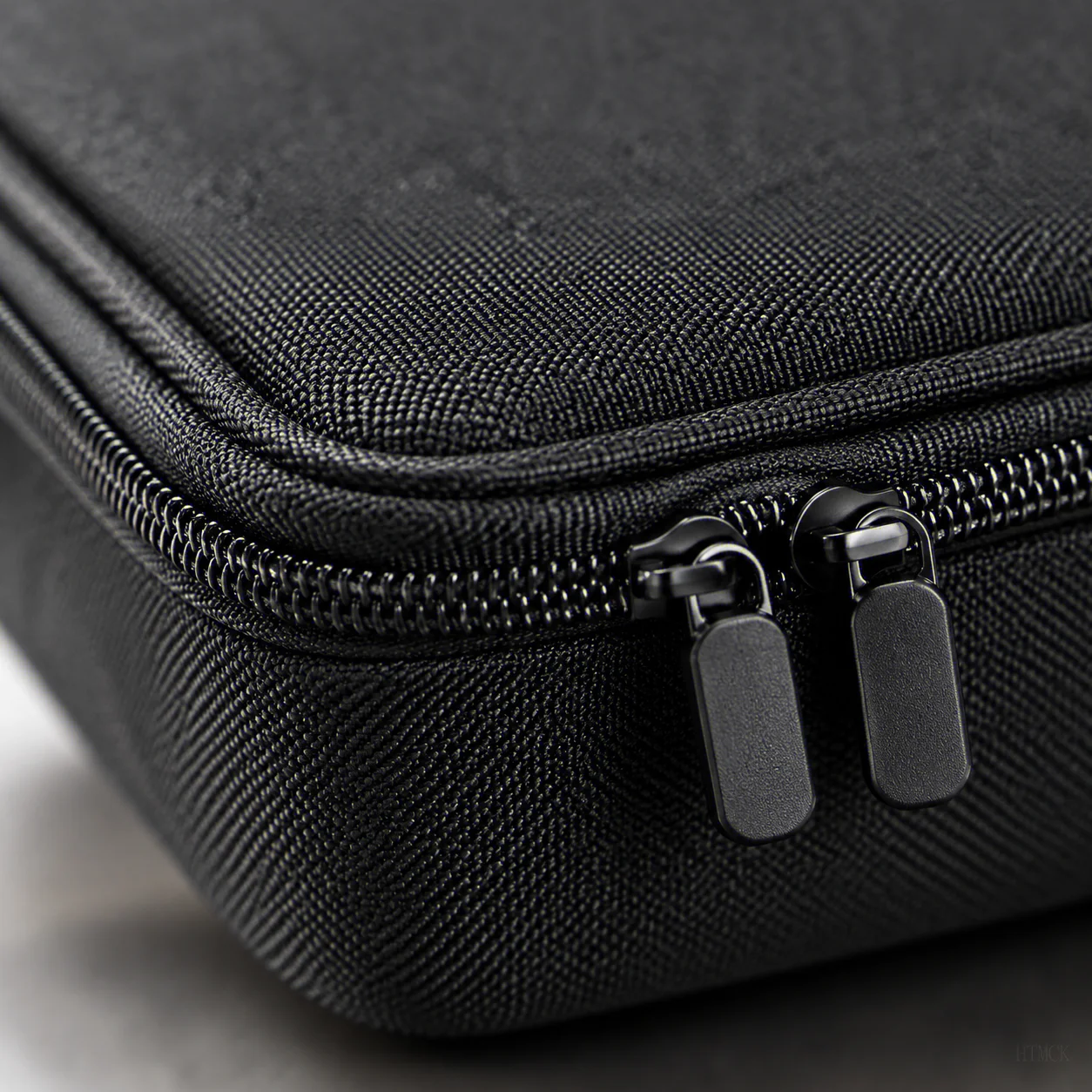 HTMCK 15-Slot Pressure Proof Watch Storage Box, Portable Travel Display Case Jewelry Organizer, For Men Home & Office