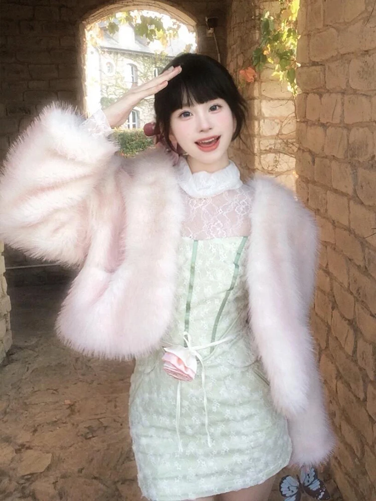 

Милая и стильная женская короткая повседневная куртка из искусственного меха маленького размера, новинка 2025 года, с градиентным цветом