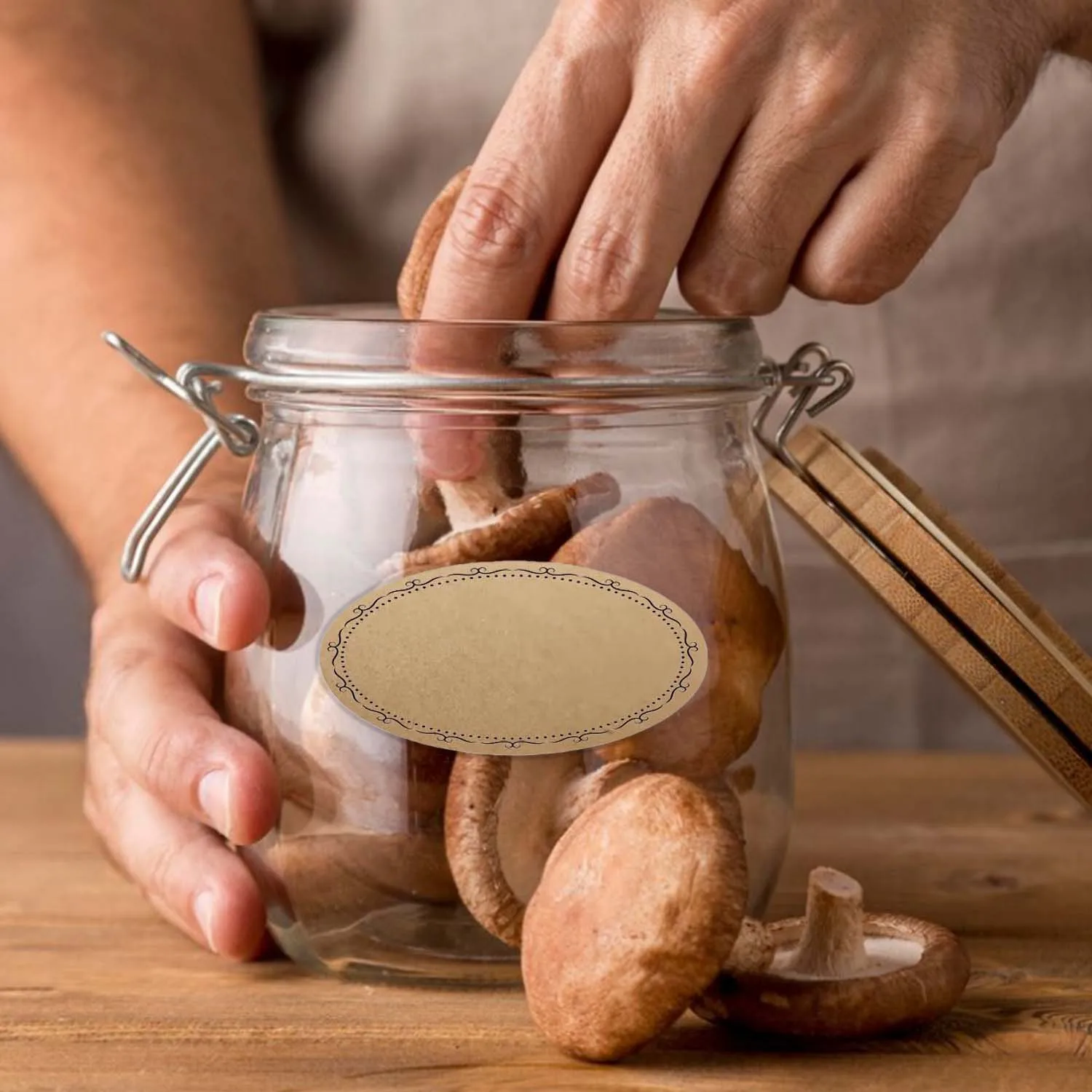 250 adesivi/rotolo 2.5*1.4in carta kraft cucina di casa data alimentare rotolo di marcatura adesivi adesivi impermeabili etichette ovali scrivibili etichette di classificazione degli alimenti etichette per barattoli adesivi di gestione della classificazione