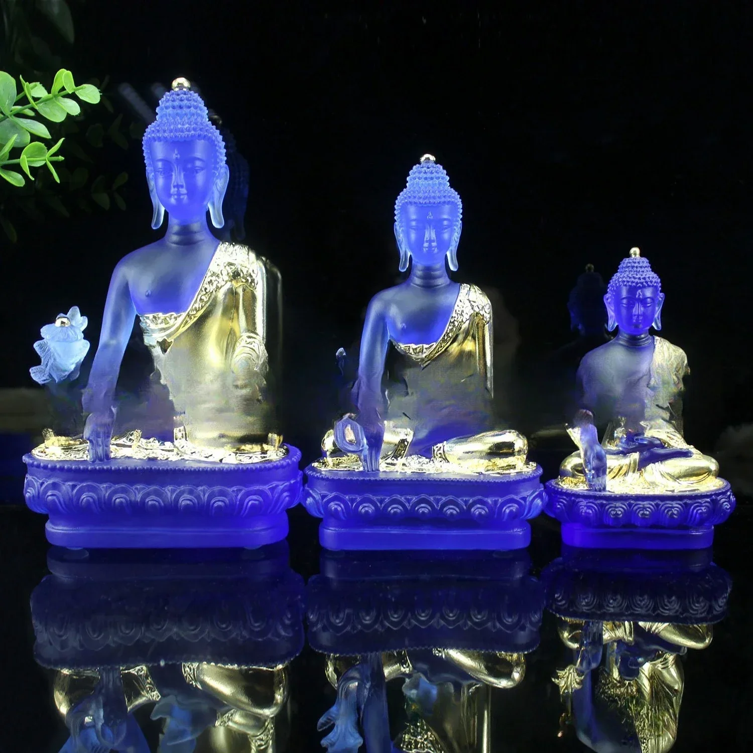 Ancient glazed pharmacist Buddha Buddha statue ornament, temple temple hall, dedicated to glazed light Tathagata gold