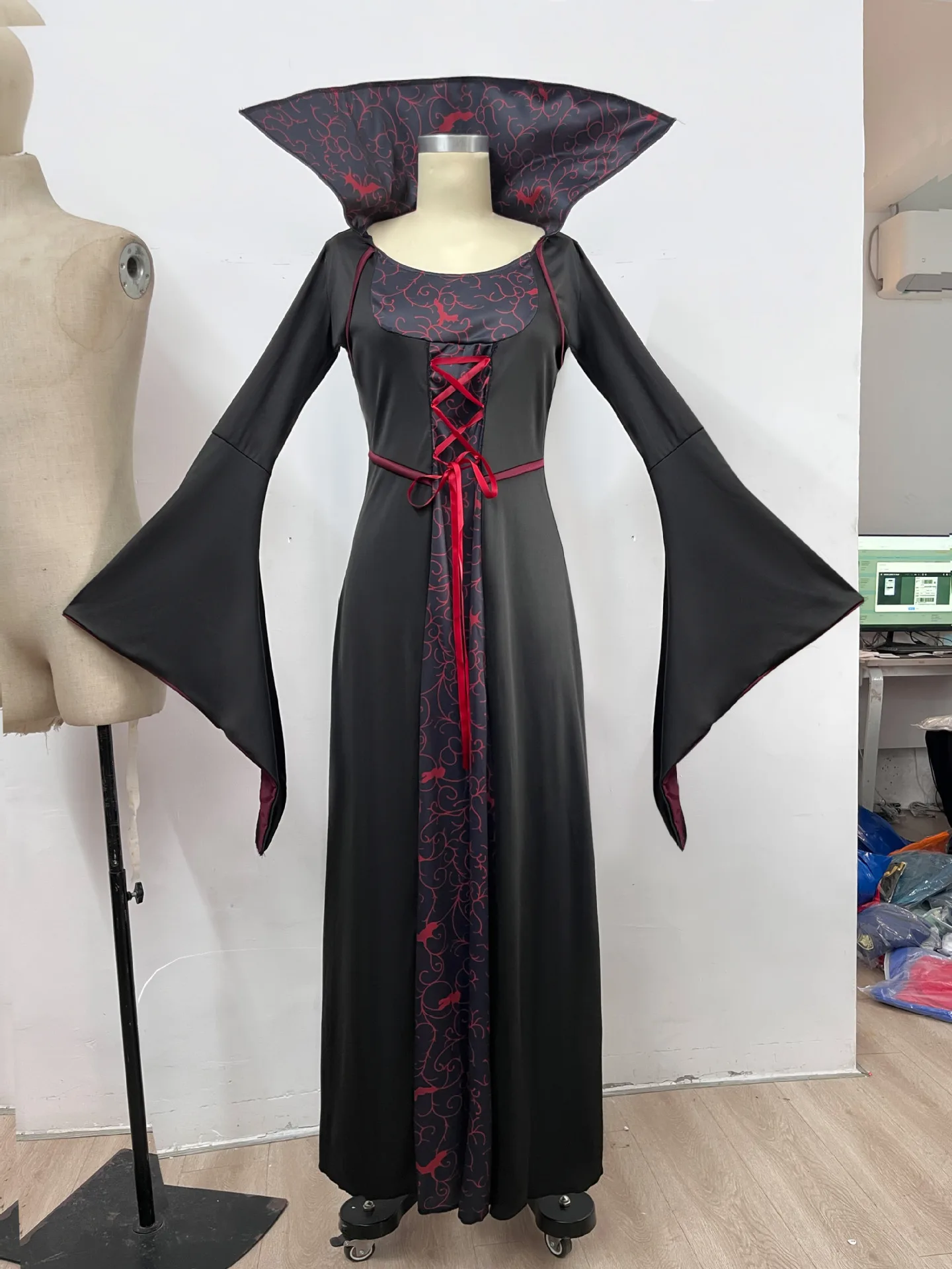 女性用 ゴシック ヴィクトリア朝風ドレス ヴァンパイア ハロウィンコスチューム コルセット パフスリーブ エレガント 魔女 ロールプレイ ステージパーティー エレガントな衣装