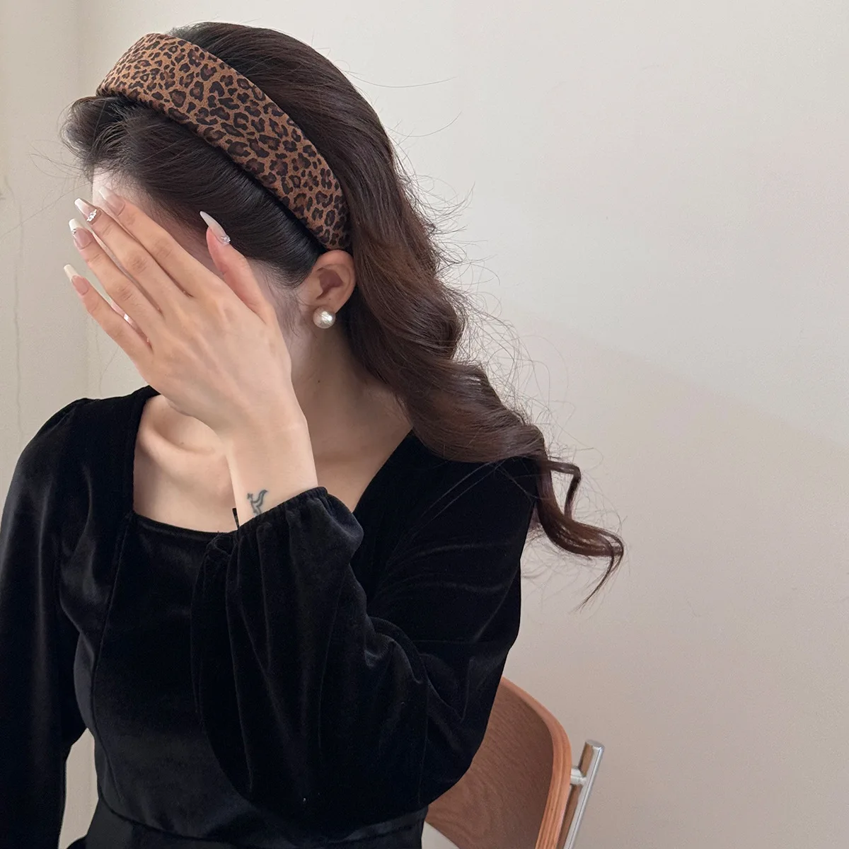 الكورية الخريف جديد ليوبارد طباعة عقال إكسسوارات الشعر لفتاة النساء الفرقة خمر شعبية الرائدة موضة الأطواق الكبار 2025