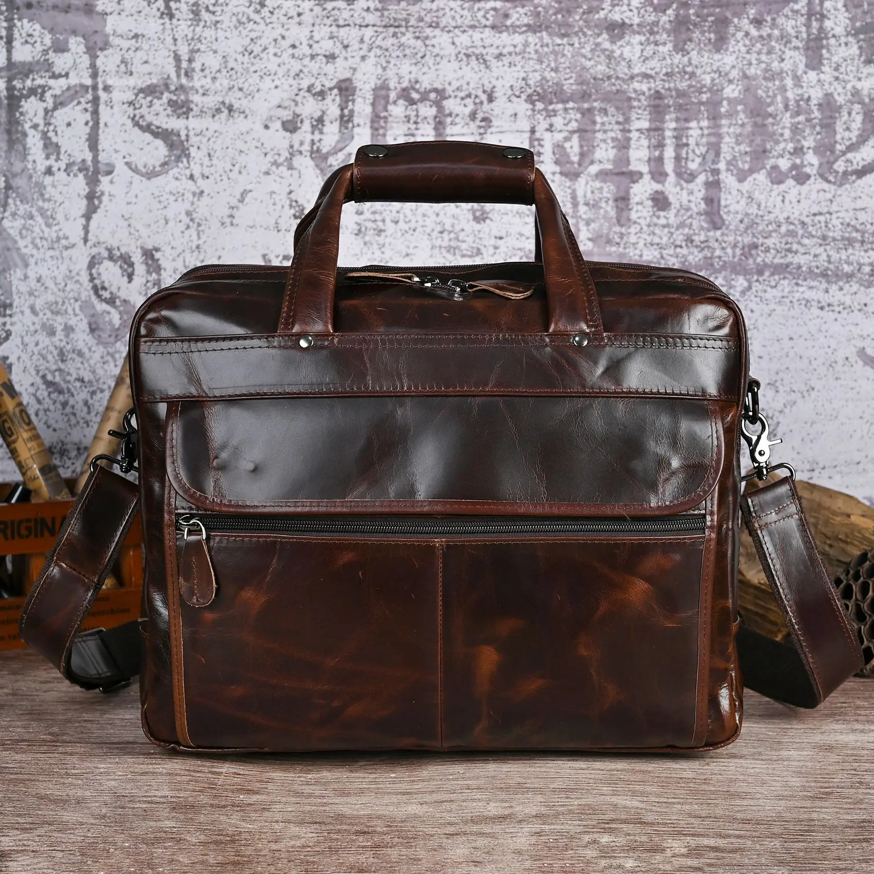 2025 New Men's Waxed Cowhide Briefcase Retro Genuine Leather Classic Style 14-inch Laptop Bag Business Commuter Handbag