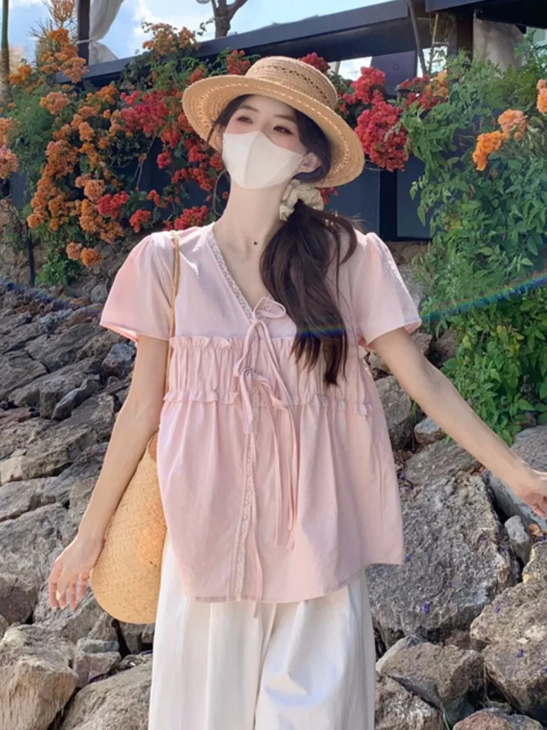 

Sweet Style V-Neck Small Flying Sleeve Shirt Women's Summer Thin Cotton Blouse with Lace Trim And Button Detail Loose Fit Kor...