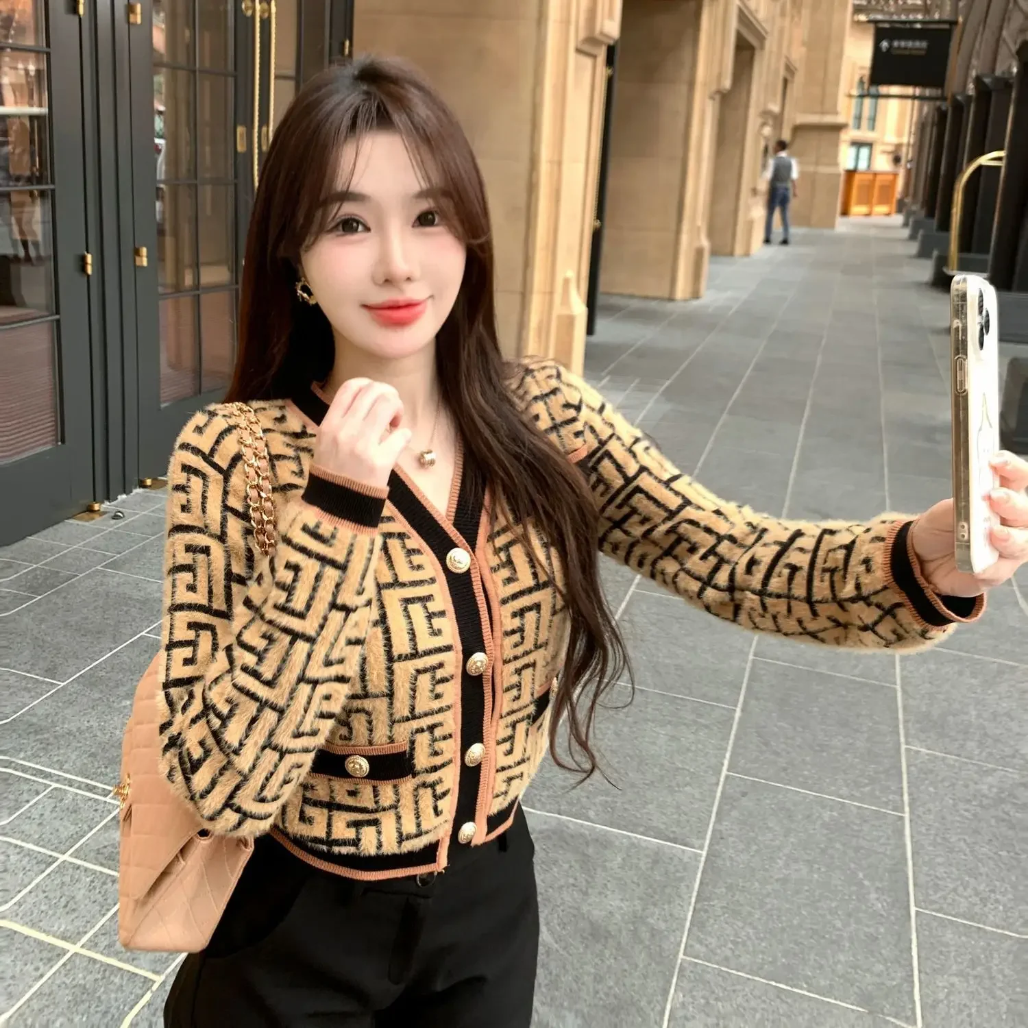 Temperament 2024 New Autumn Winter Knitting Cardigan Coat Women Clothes Geometric Top Tee Ladies Fashion Buttons V-neck Sweater