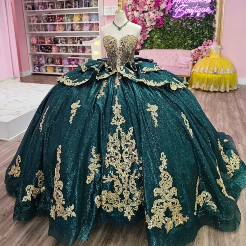 

Черно-зеленые блестящие платья Quinceanera с открытыми плечами, золотая аппликация, кружево, бисер, кристалл, бант, тюлевое платье для вечеринки, дня рождения, сладкое 16-летнее платье
