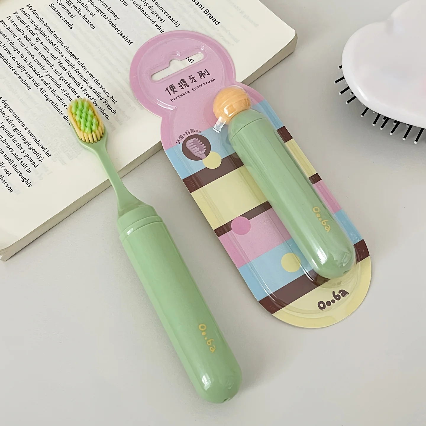 1pc Folding Mini Toothbrush, Portable Soft-Bristle Travel Toothbrush with Integrated Storage, Breathable And Quick-Drying