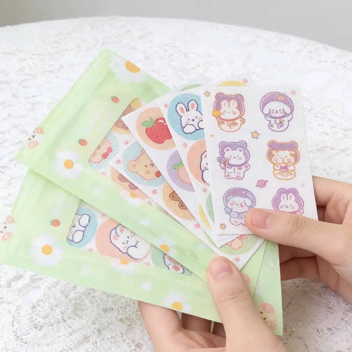 

Портативный пластырь от комаров для девочек - случайный дизайн