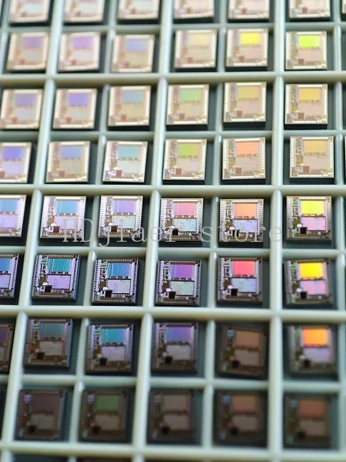 

Bondable bare chips with pads, qualified finished products of diced silicon wafers