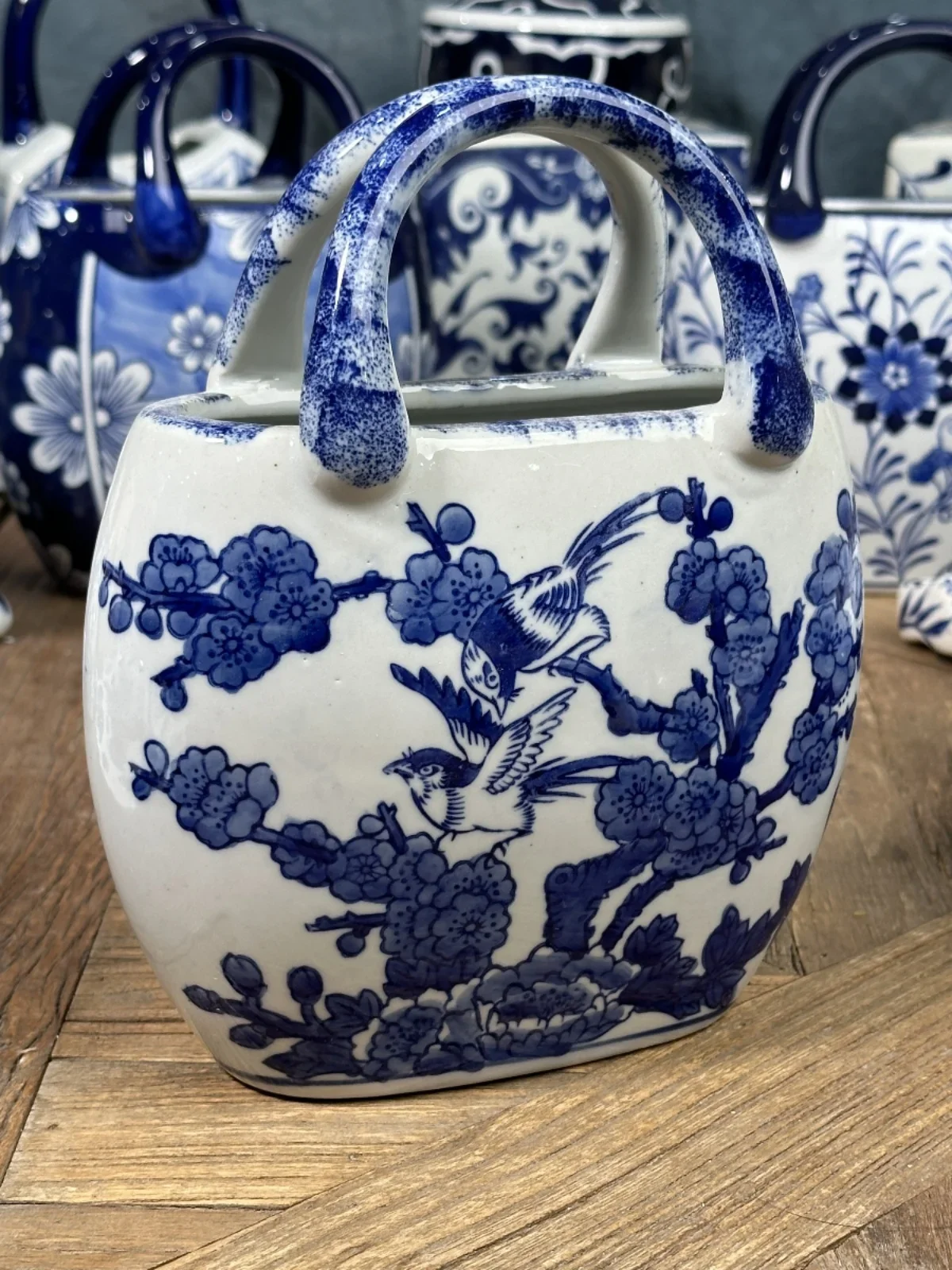 Blue and white hand-painted vases, flower baskets, flower pots, rabbit ornaments, underglaze colored ceramic plates