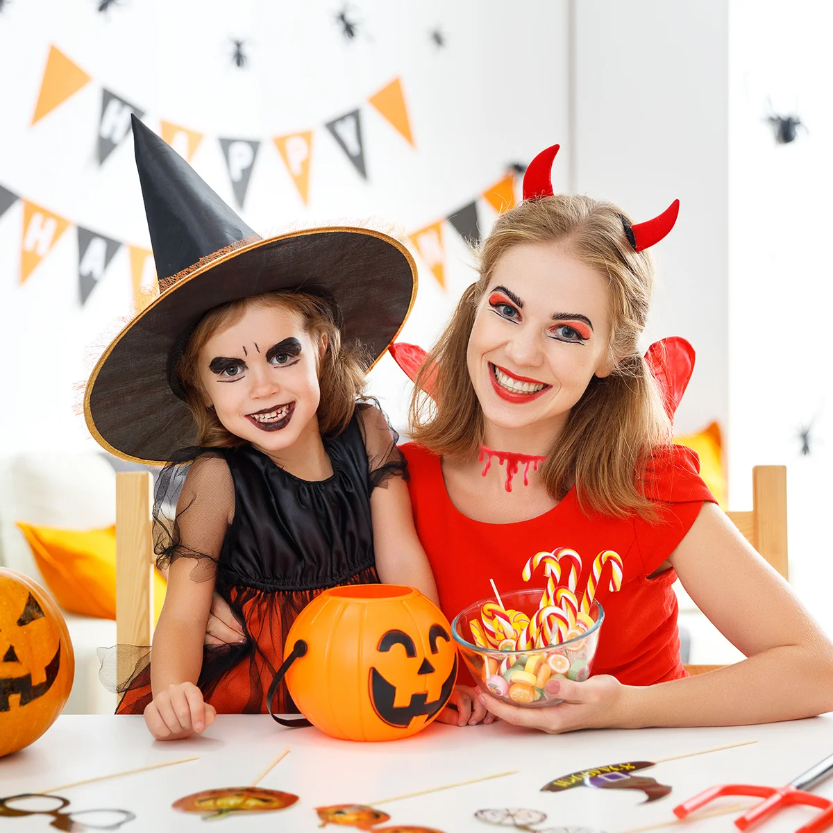 

3Pcs Halloween Blood Necklace Bloodstain Pendant Horror Joke Funny Cosplay Daily Wearing Trick Prop Blood Necklace