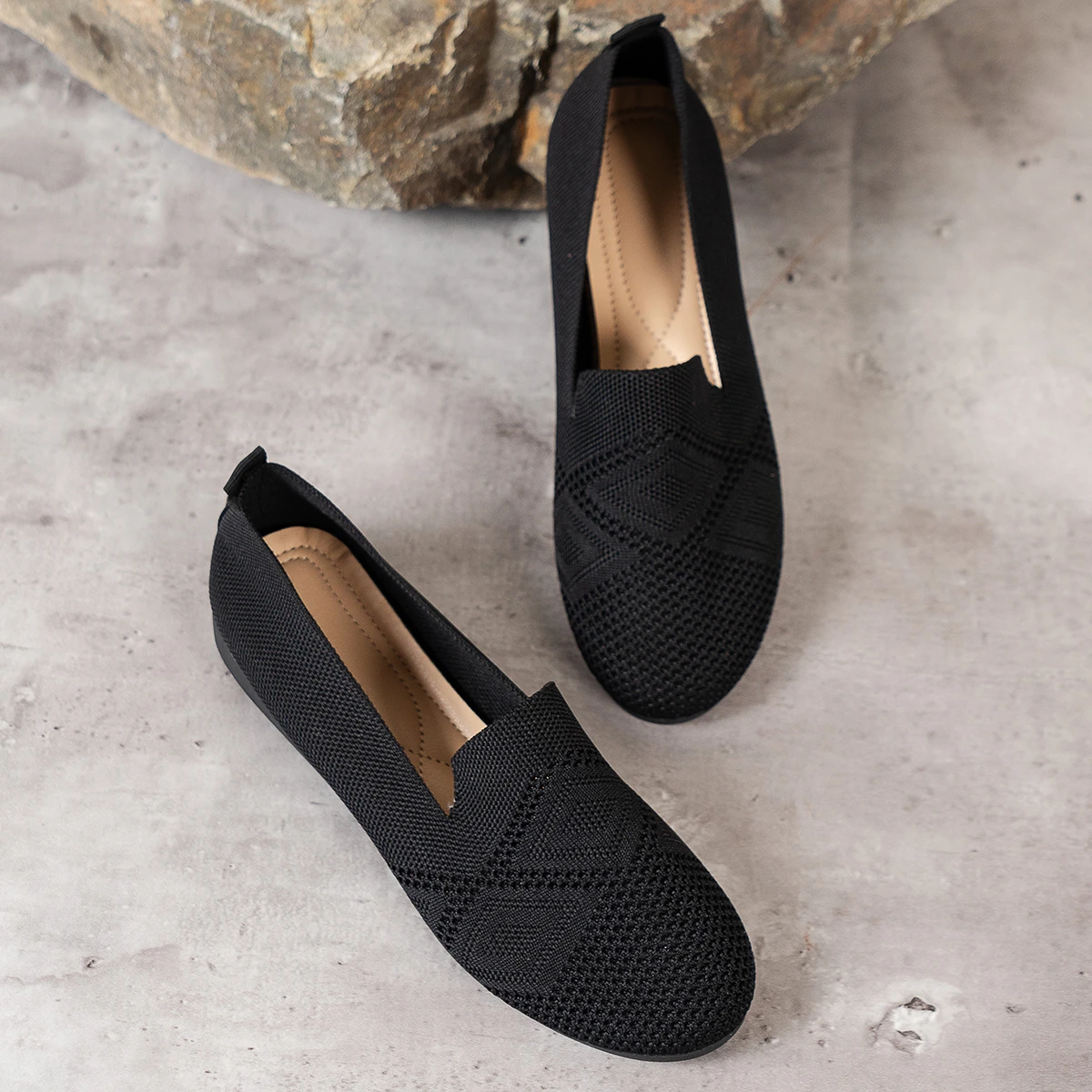 

New Women Flats Fashion Footwear Comfort Shoes Slip on Women Moccasins Sneakers Shoes Woman Outdoor Plus Size Female Footwear