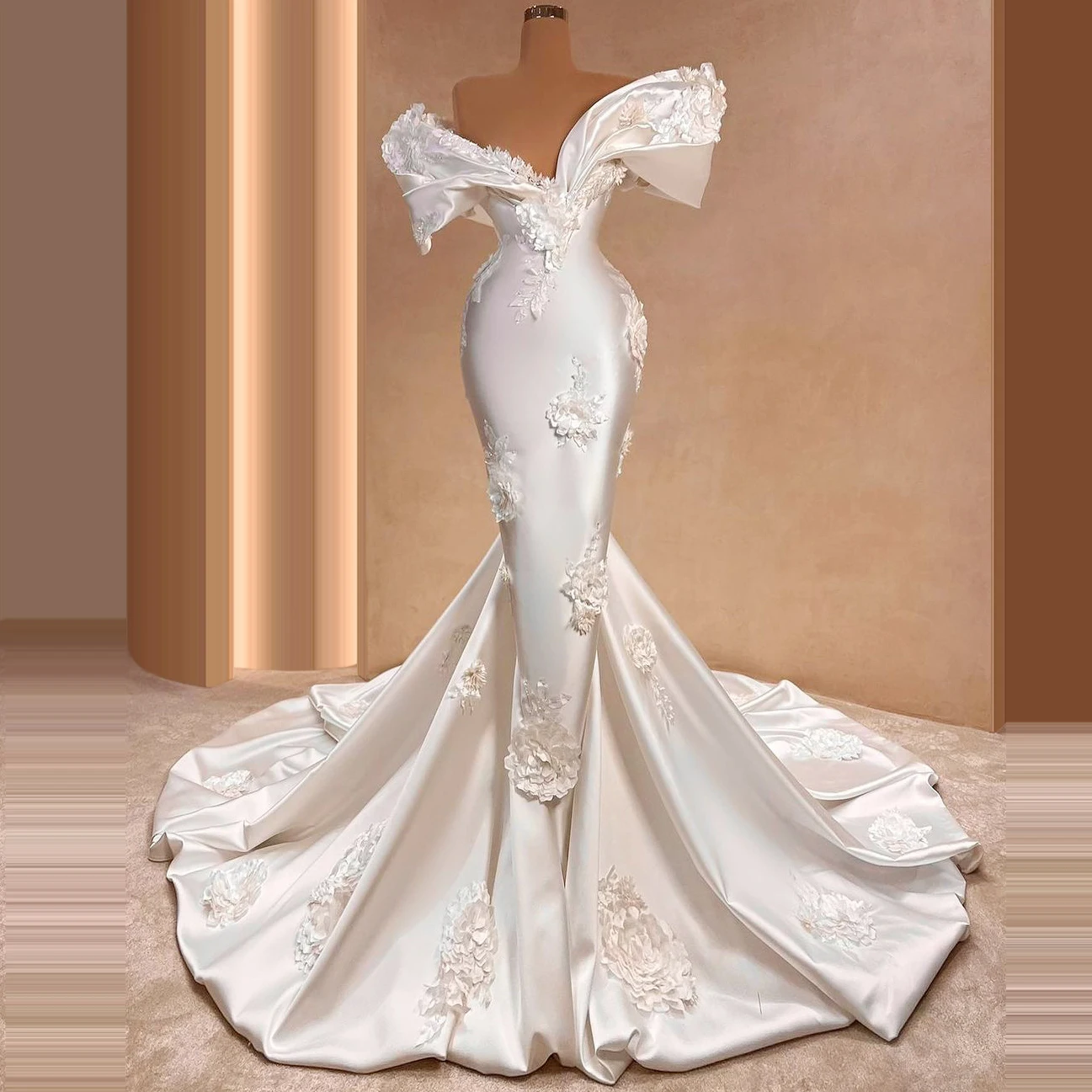 Customized Design Pure White Strapless Forged Face Wedding Dress Arab Dubai Evening Dress Dance Long Dress