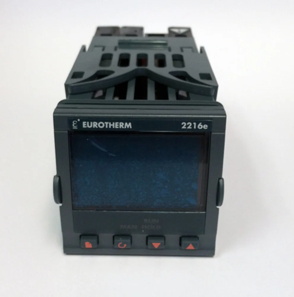 Controlador de temperatura Eurotherm TLF 2216L 2216E 2416 3216