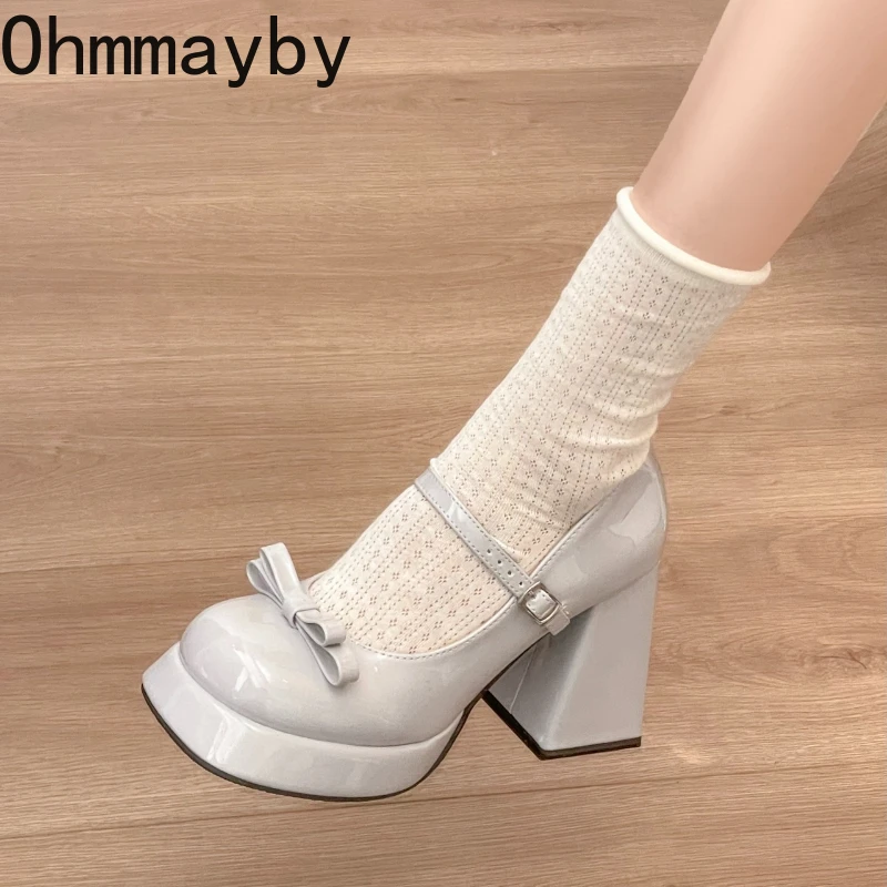 2026 ربيع جديد منصة كعب سميك النساء ماري جين أحذية موضة فراشة عقدة ساحة تو أحذية السيدات فستان أنيق مضخات