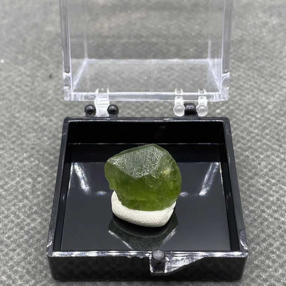 100% Natural rare big crystal Ludlamite mineral specimen stones and crystals  quartz gemstones