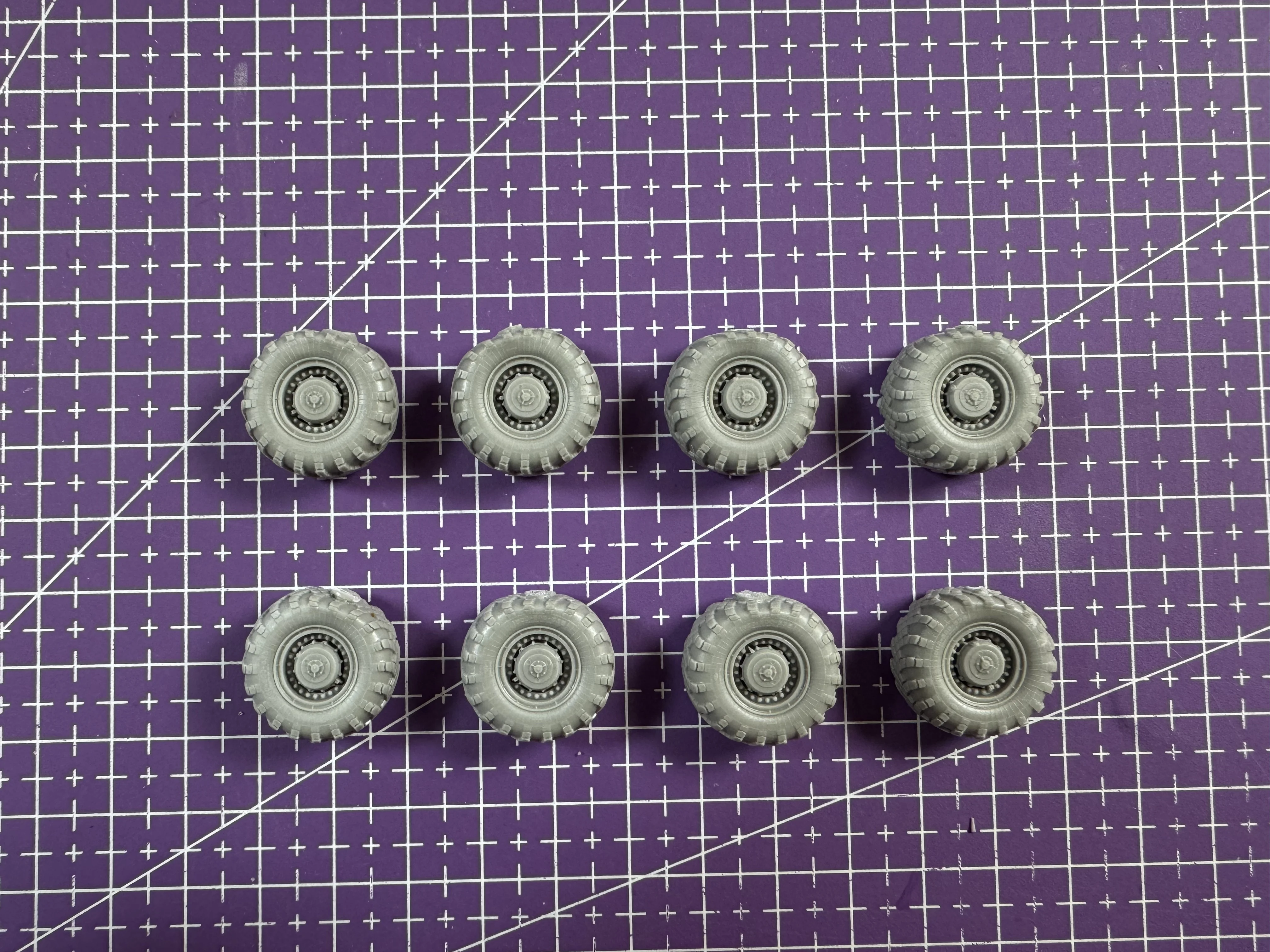 

Комплект для сборки модели из литья под давлением из смолы 1:72, GK, полимерное колесо, неокрашенное, необходимо собрать (MAZ543)