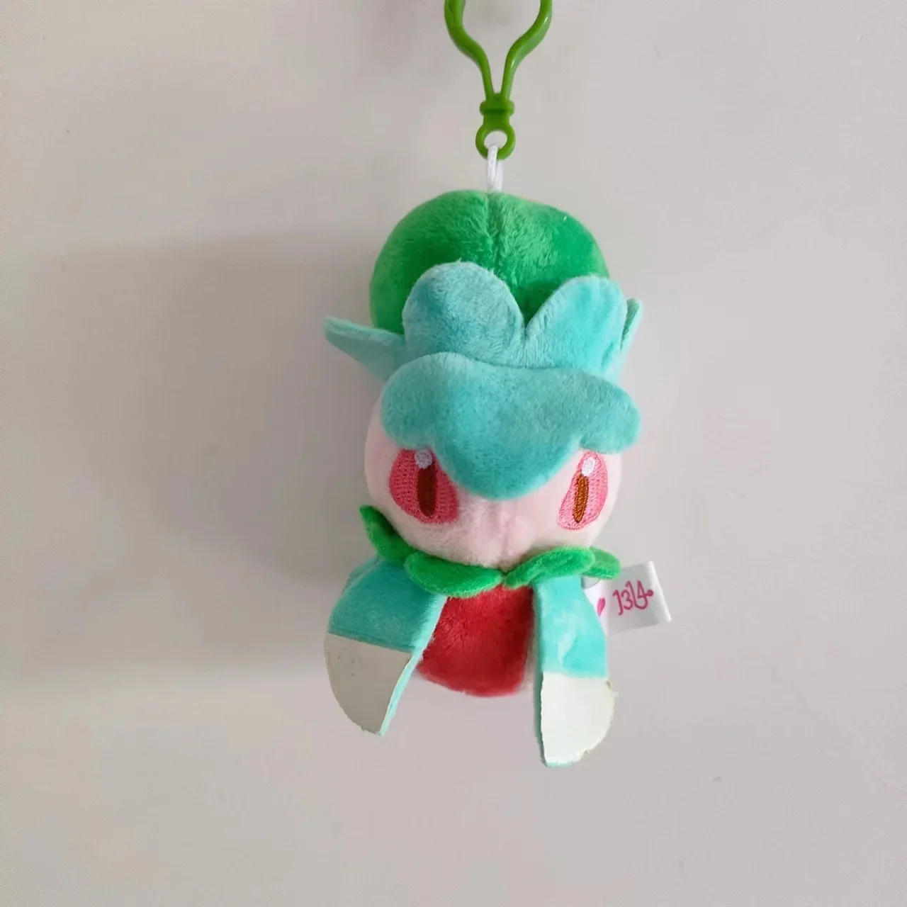 

10pcs/lot Pokemon Fomantis Plush 10cm Toys Doll Soft Stuffed Pendant Keychain Christmas Gift