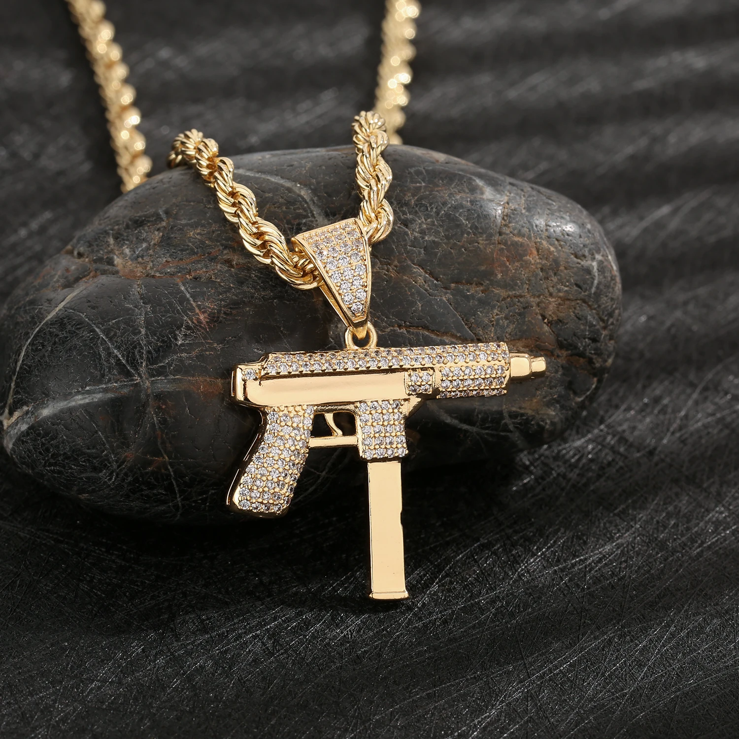 Original Hip-hop Submachine Gun Pendant Inlaid With Zircon High-grade Copper Material, Fade Resistant Creative Rap Essential