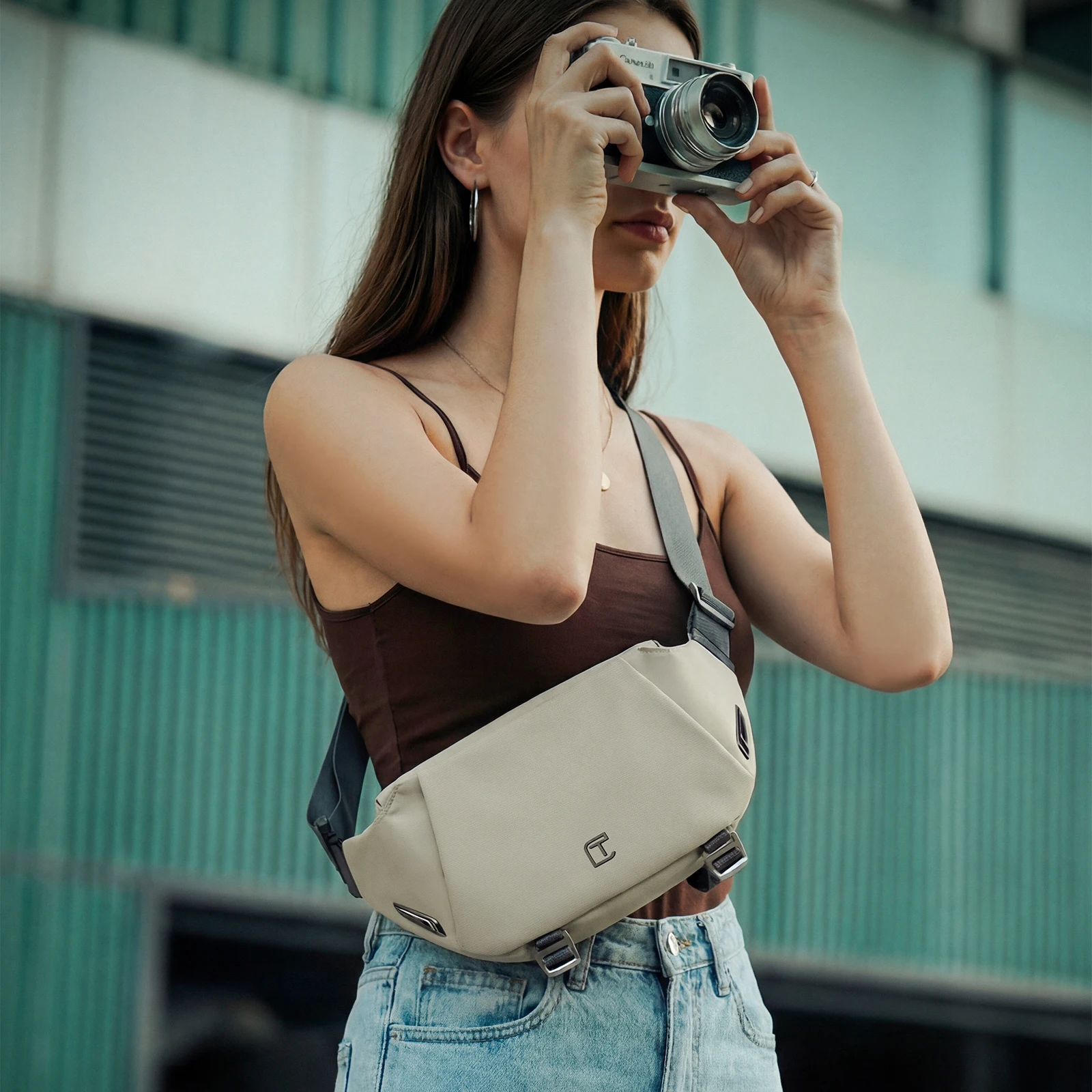 TANGCOOL プレミアム防水スリングバッグ 大容量 盗難 - Cycling Commute Bag のレビューと価格
