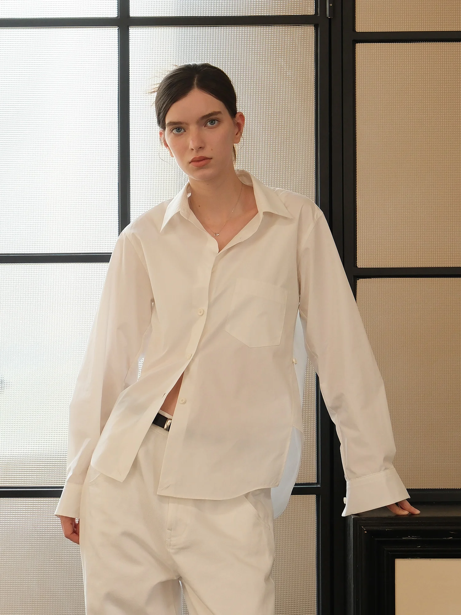 

Женская рубашка TROU NOIR Black Hole осенне-зимняя с длинным рукавом, асимметричным дизайном, синяя в полоску, на пуговицах, из смесового хлопка и полиэстера