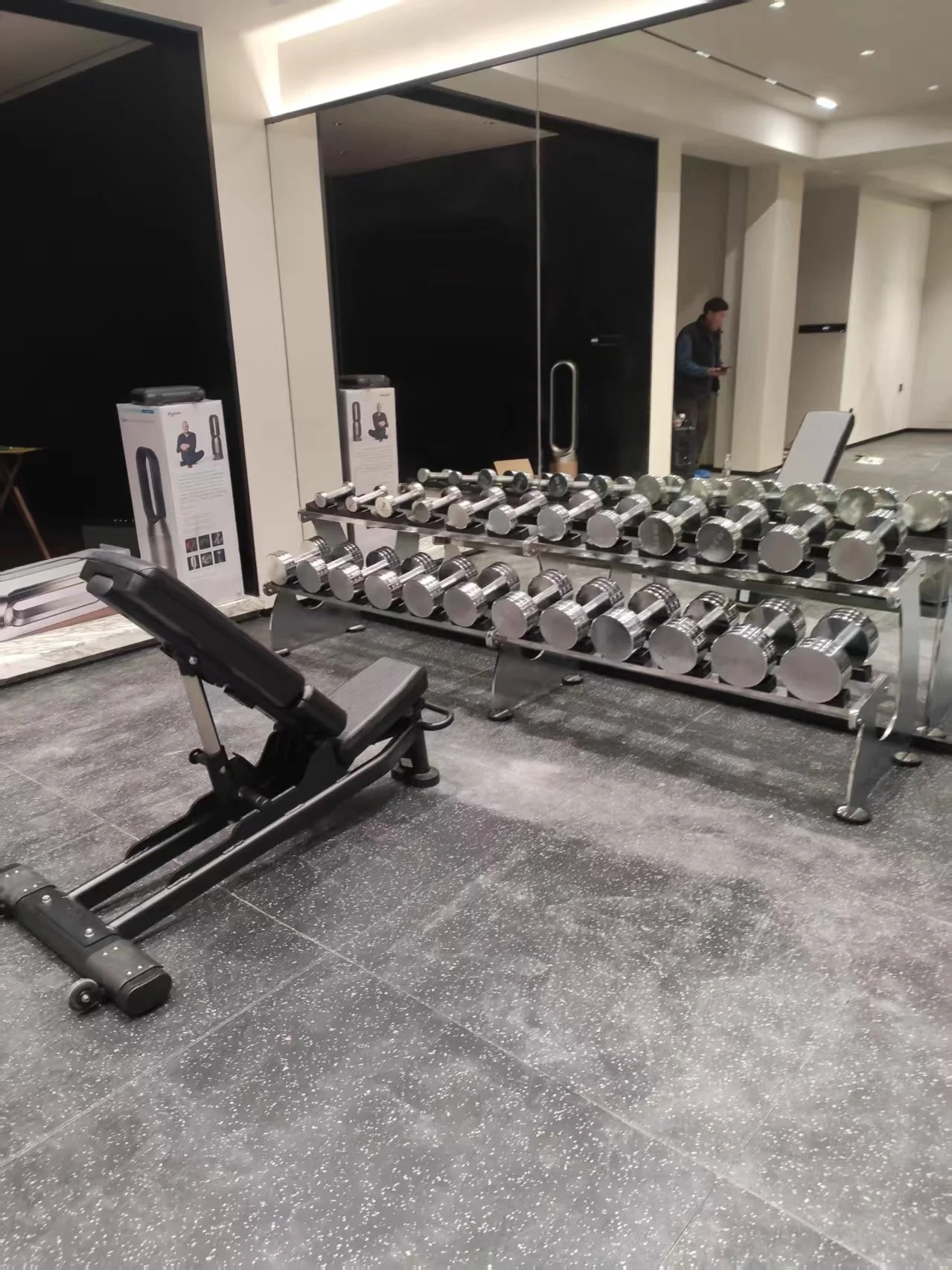 2026 OEM Commercial Gym Use Chrome Style Dumbbells Racks in Different Sizes 6 8 10 Pair Multi-Function Station