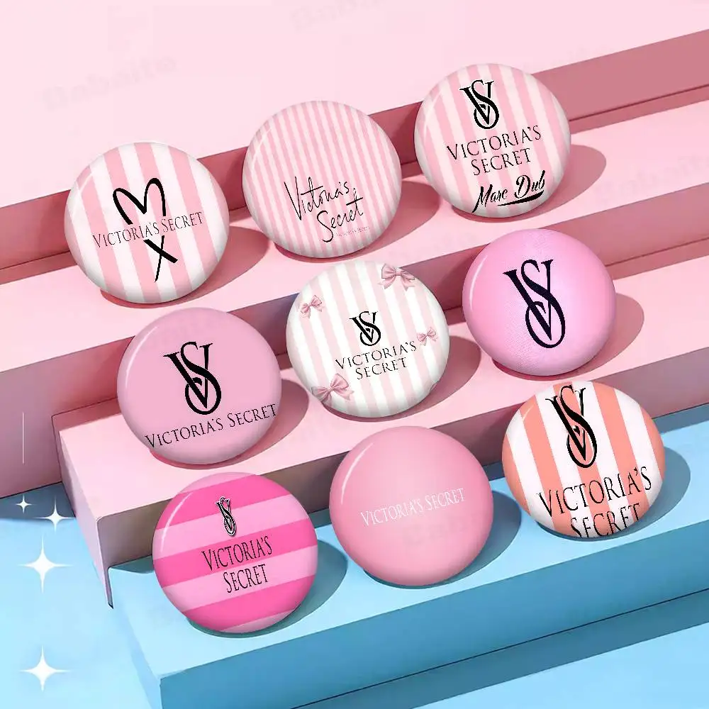 Брошь ручной работы V-Victorias-Fashion-S-Secret, 58 мм, мультяшный значок для косплея, украшение для рюкзака, аксессуары, подарки