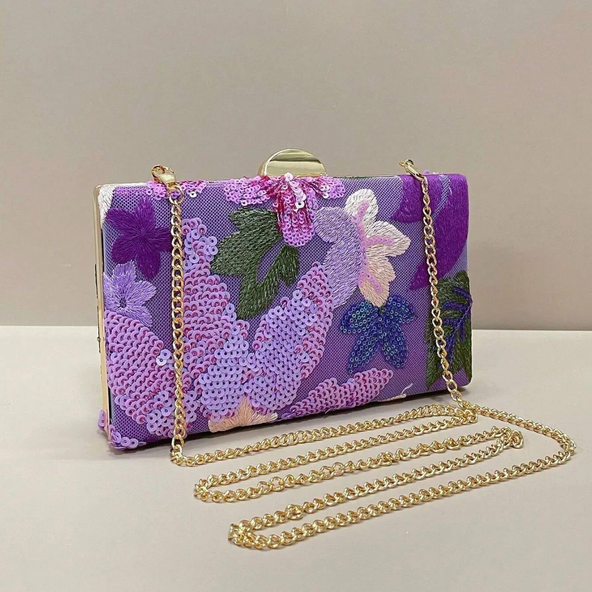 

Мини-фиолетовая сумка для ужина, элегантная сверкающая вышитая женская квадратная сумка-коробка, уникальный случайный узор, идеальные вечеринки, свадьбы, танцы
