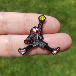 Pin de esmalte de Anime Spiderman para niños, alfileres de solapa, broche de esmalte, insignias en mochila, joyería de Metal, accesorios de ropa, decoración, regalo