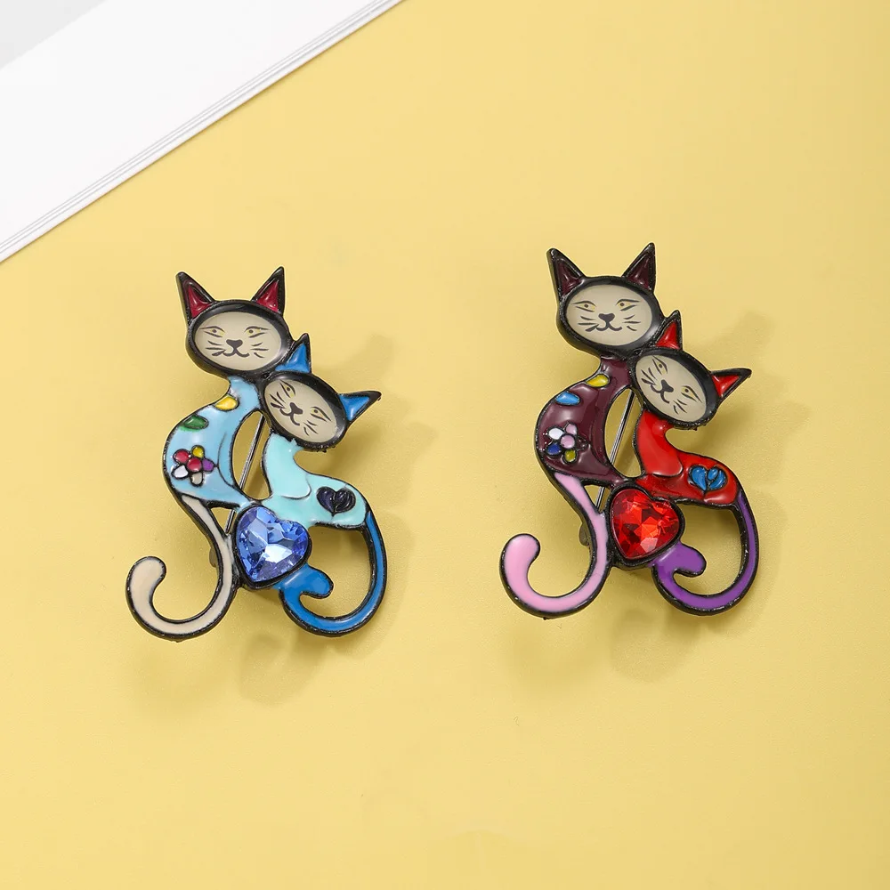 Cartoon personality painted cat brooch, niche drip oil animal chest flower small pin, women's clothing accessories