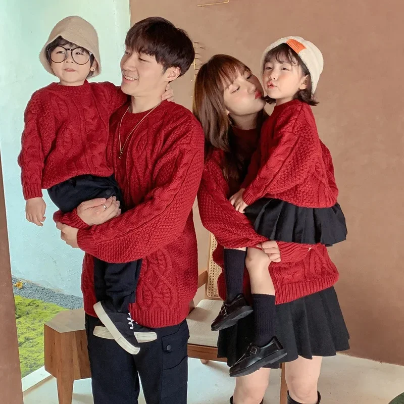 Christmas Family Matching Sweater Dad Mom And Daughter Son New Year Clothes 2024 Women Baby Girl Boy Red Knitted Top Men Jumper