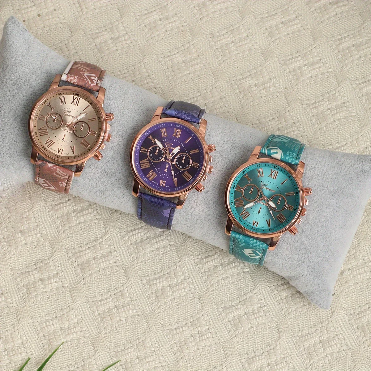 1pc-Women's Colorful Series Watch Cute Style Classic Roman Scale Dial Quartz Watch (Excluding Box)