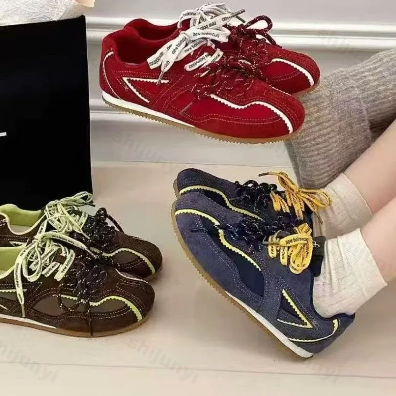 

Women's Casual Shoes 2025 Autumn New Vintage Trend Outdoor Non Slip Running Shoes Lightweight Comfort Lace Up Soft Sole Sneakers
