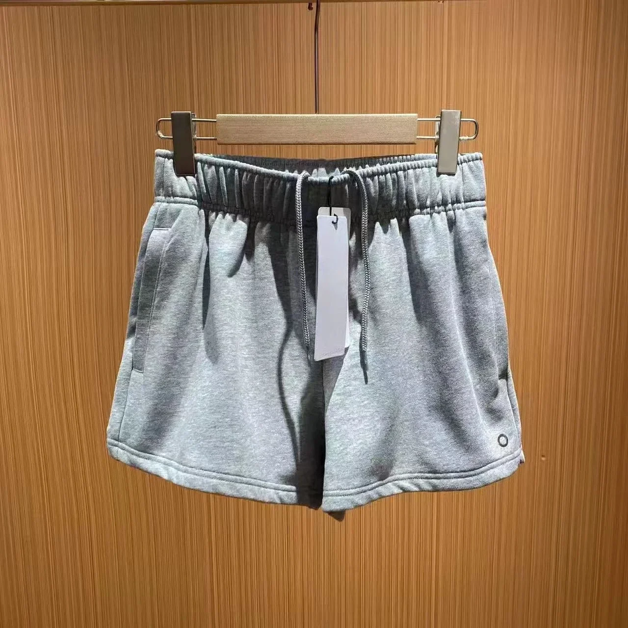 

LO Yoga Women Solid Color Sport Shorts Accolade Short Drawstring Jogging Fitness Casual Loose Comfortable Fitness Pocket Shorts