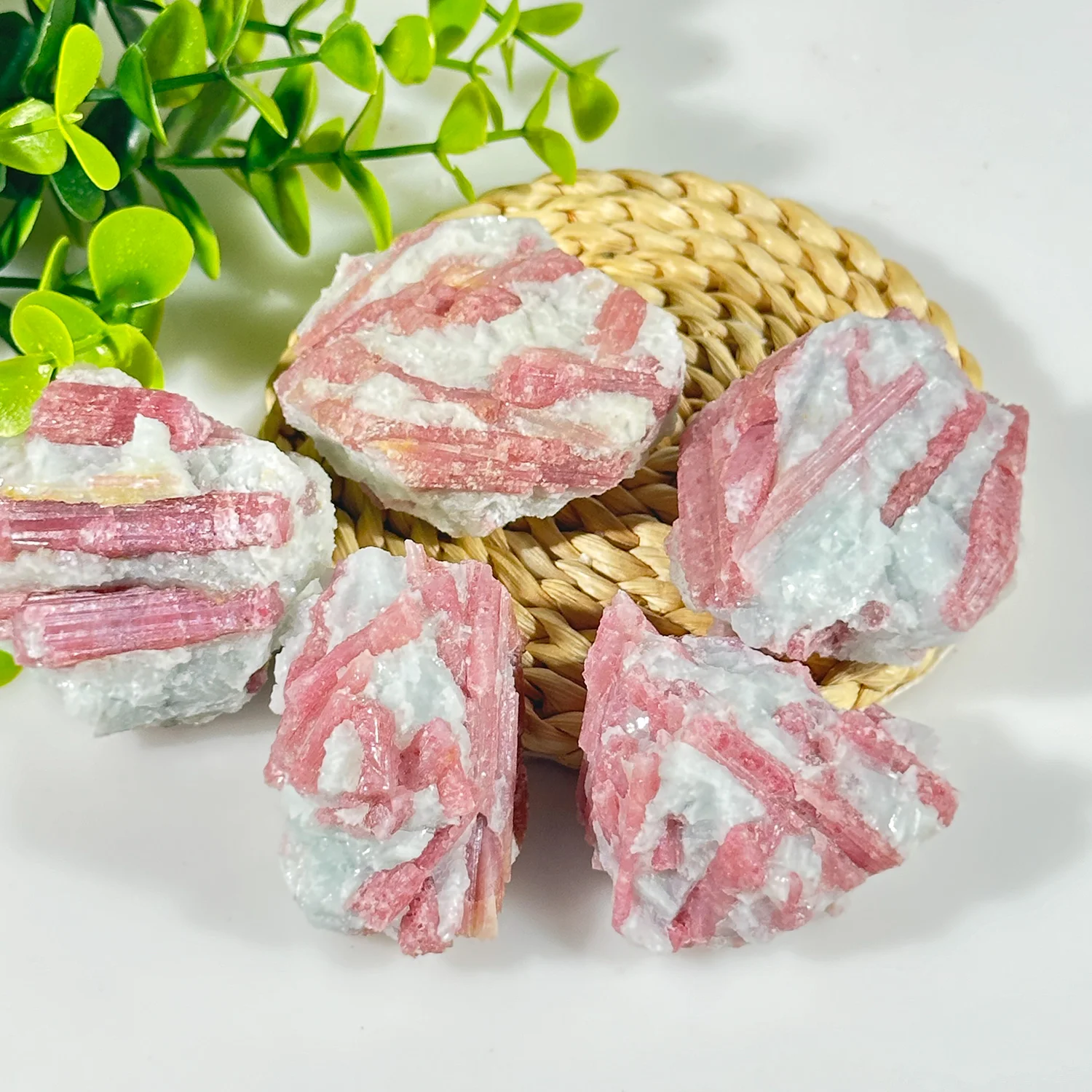 1pc Natural Pink Tourmaline Gravel,Captivating Unique Rock,Ideal as Mineral Teaching Specimen,Exquisite Raw Stone Decor