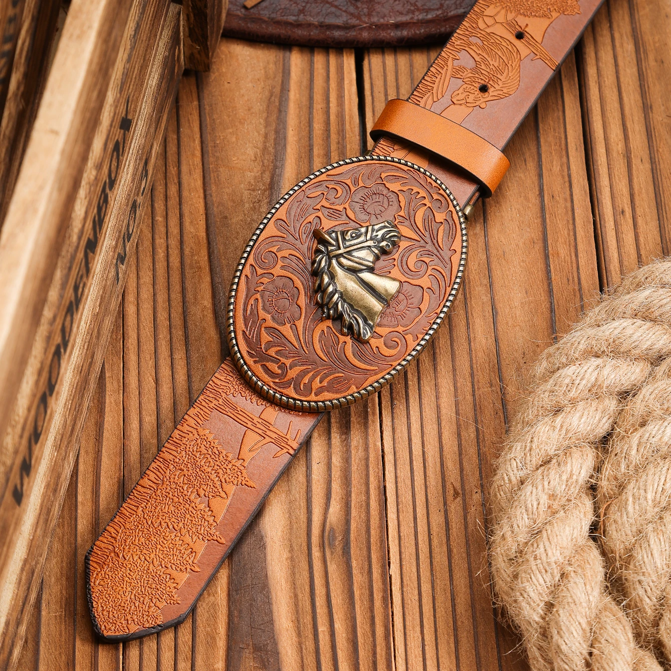 Ein Western-Schnallengürtel aus PU-Leder, geeignet für Männer und Frauen, ein einzigartiger und retro-brauner Gürtel (mit perforierten Nieten) – Detail 6