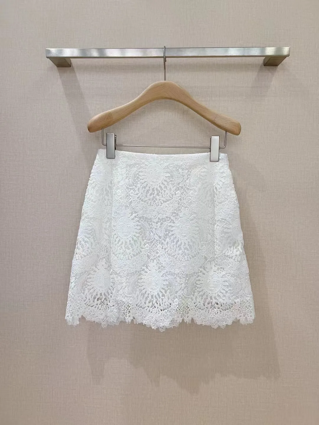 

High end customized new women's embroidered straight tube half skirt