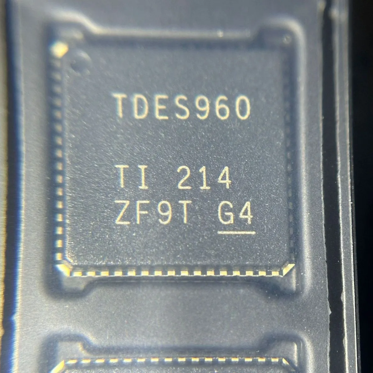 

Serializer and deserializer TDES960RTDT, silk-screened TDES960, original genuine VQFN-64 IC chip integrated circuit