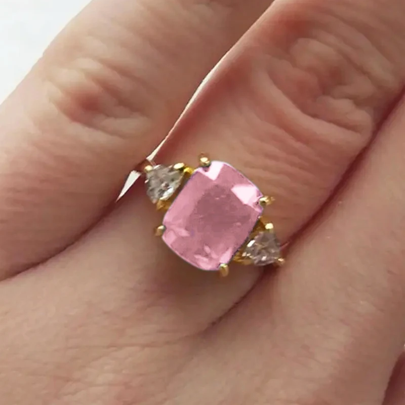 Huitan Luxury Bright Zirconia Ring Female 4 Colors Available Finger Jewelry for Women Fashion Wedding Ceremony Accessories Gift