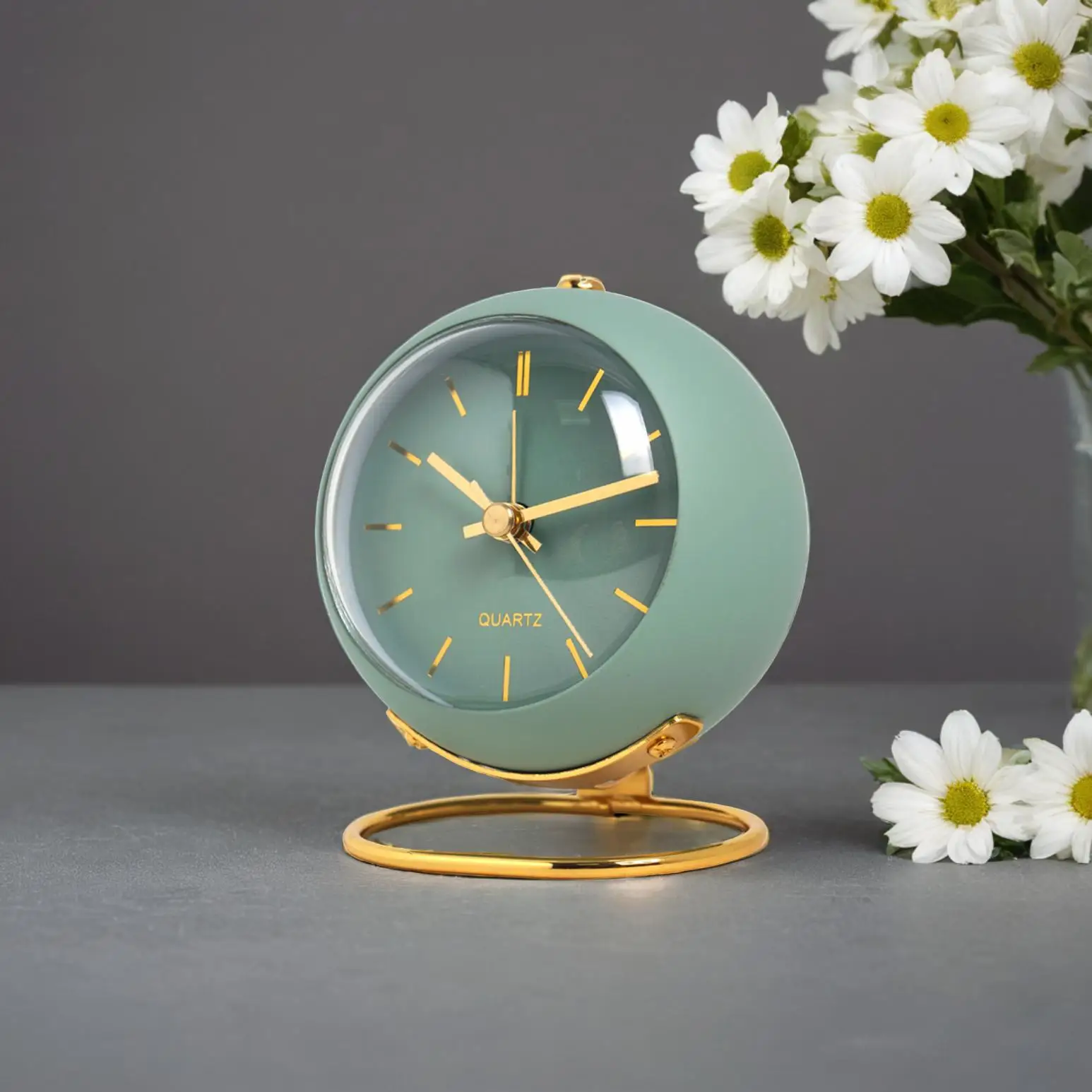Nordic creative electronic desk clock, minimalist children's alarm clock, brand new desktop bedside student silent luminous hand