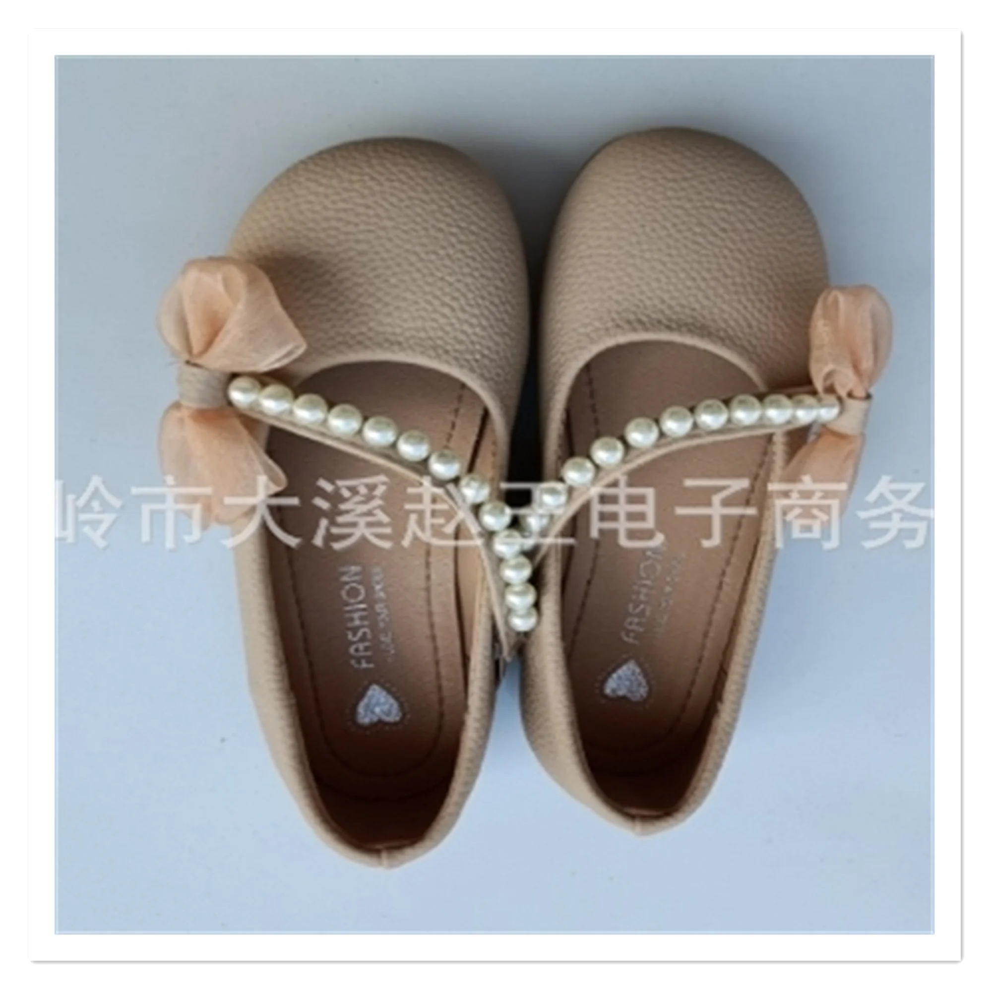 

2023 Spring and Autumn New Children's Princess Shoes Soft Sole Fashion Pearl Bow Girl's Western Dance Shoes Bean Shoes