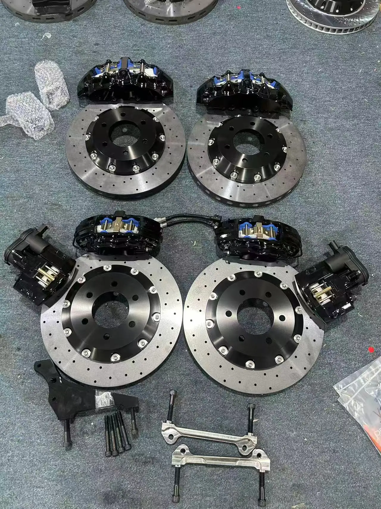 Big Brake Kit Gt8 for Ford Mustang (S550/S650) GT Mach 1 Bullitt Dark Horse GTD Brake Calipers with Carbon Ceramic Brake Rotor