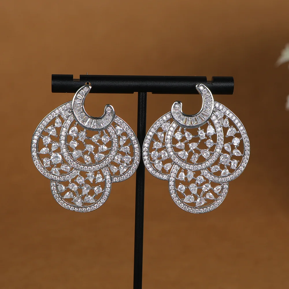 HIBRIDE New Charm Jewelry Women's Dress Accessories Vintage Elegant White Earrings for Holiday Prom Everyday Wedding Gift E302
