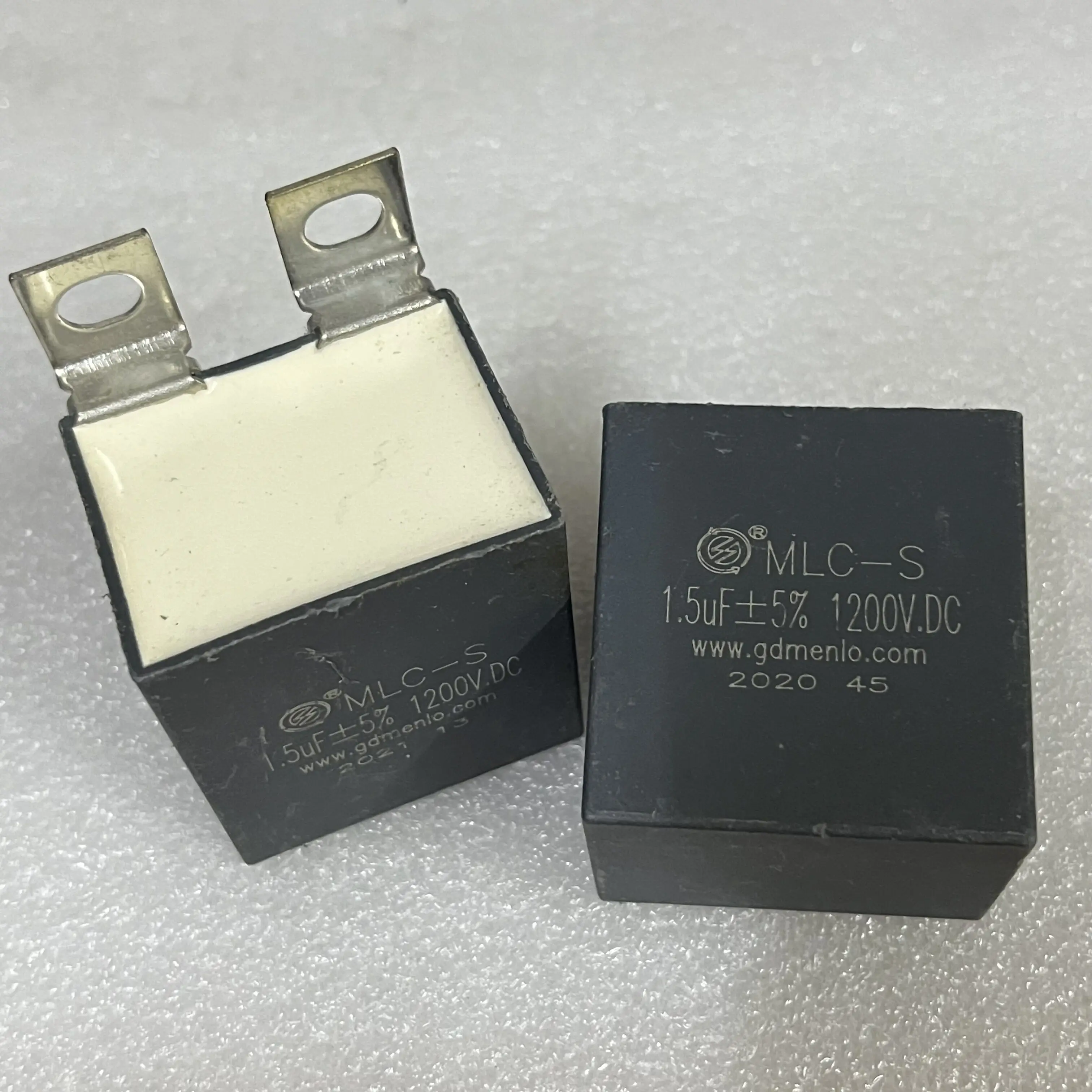 

5pcs brand-new open-circuit MLC-S type 1.5UF 1200V DC high-frequency absorption protection IGBT non-inductive capacitor