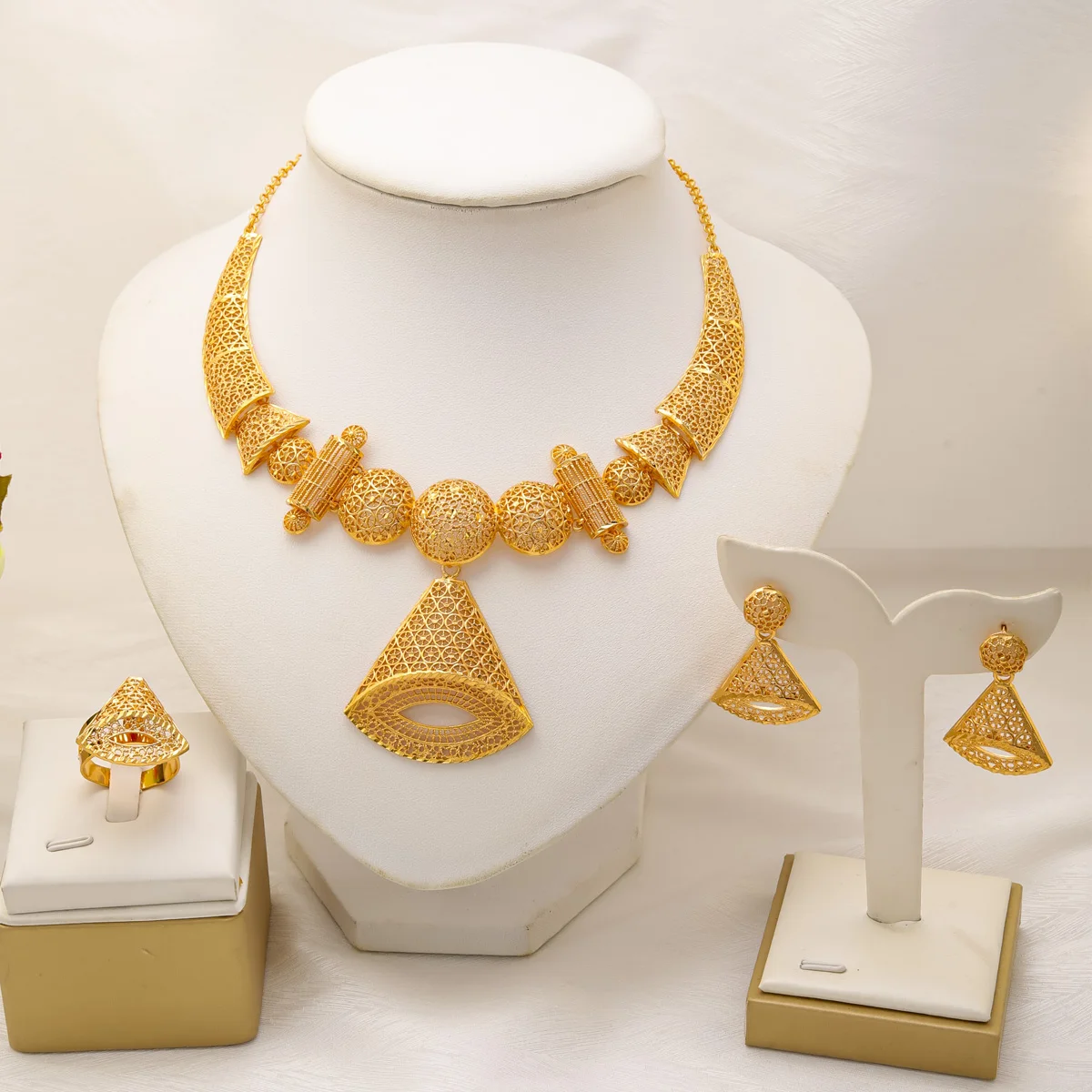 African Dubai Gold Color Jewelry Sets for Woman Copper Material Pendant Necklace Earrings Ring Wedding Bridal Party Jewellery