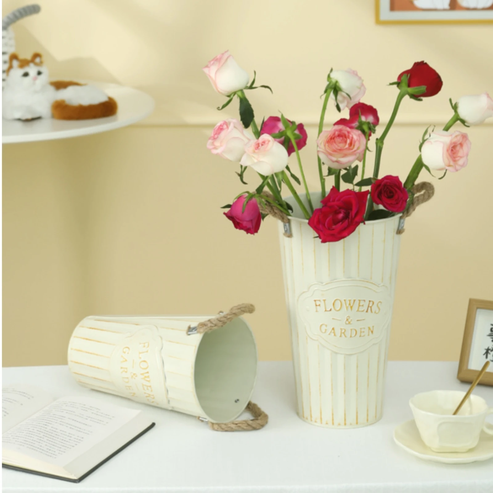 وعاء زهور حديدي بتشطيب متقادم، - مراجعة Home Decor In وسعره