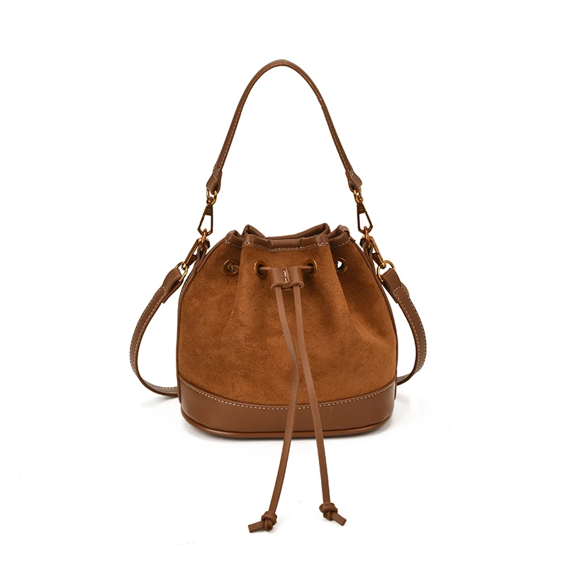 فو الجلد المدبوغ سلسلة بلون حقائب كتف نسائية حقائب الموضة 2026 الخريف/الشتاء جديد الخياطة الموضوع الشباب حقائب كروسبودي