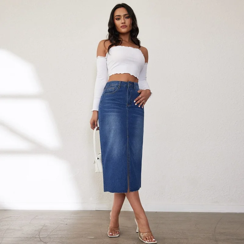 Gonna a metà corpo in denim con spacco a vita alta retrò americano. Nuova gonna da donna alla moda, semplice e casual in primavera ed estate